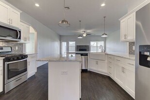 12220 N 131st E Ave in Collinsville, OK - Building Photo