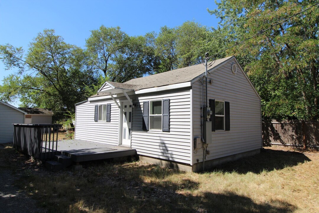 18002 E Boone Ave in Spokane Valley, WA - Building Photo