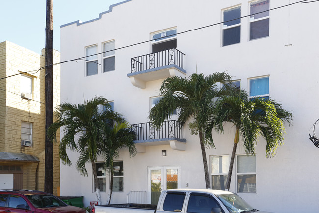 1142 SW 4th St in Miami, FL - Building Photo - Building Photo