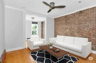 110 Bedford St in New York, NY - Building Photo - Building Photo