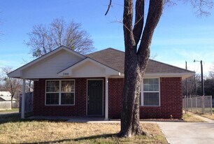 2100 Cumberland Ave in Waco, TX - Building Photo