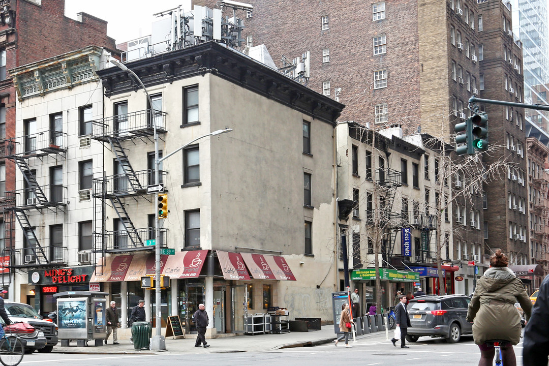 596 Third Ave in New York, NY - Foto de edificio