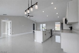 111 NW 19th Pl in Cape Coral, FL - Building Photo - Building Photo