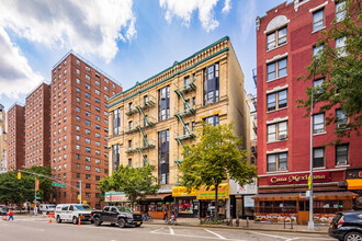 882-886 Amsterdam Ave in New York, NY - Foto de edificio - Building Photo