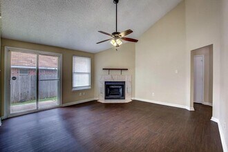 6729 Windwillow Dr in Fort Worth, TX - Foto de edificio - Building Photo