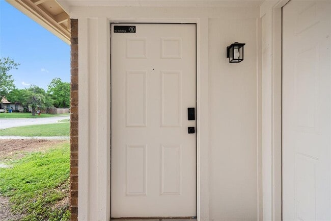 1800 Nicole Cir in Round Rock, TX - Building Photo - Building Photo