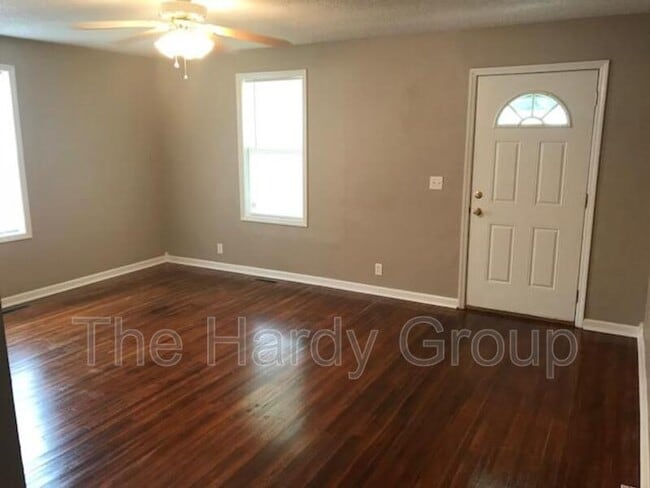 300 E Fort St in Tullahoma, TN - Building Photo - Building Photo