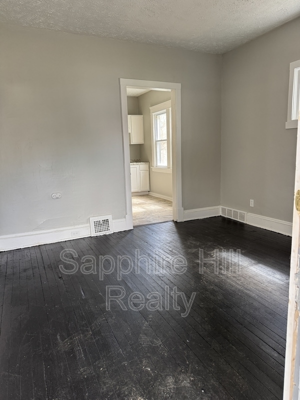 2927 E 126th St in Cleveland, OH - Building Photo - Building Photo