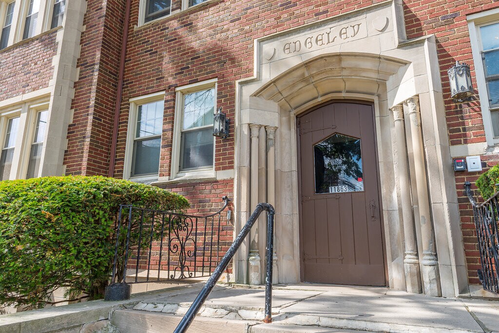 Bellecliff & Lakewood Area Lakewood, OH Apartments