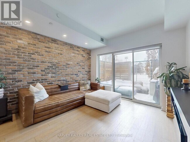 138 St Helens Ave in Toronto, ON - Building Photo - Building Photo