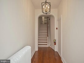 18 W Bridge St in New Hope, PA - Building Photo