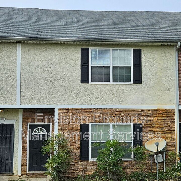 3392 Hidden Stream Ct in Stockbridge, GA - Foto de edificio