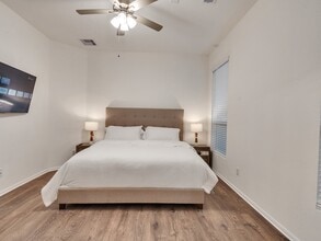 406 Magnolia Ln in Lake Jackson, TX - Building Photo - Building Photo