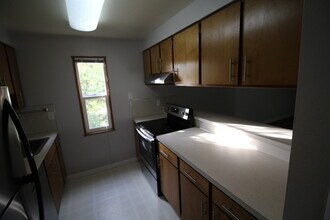 4614 Lower Dr, Unit 4614 in Lake Oswego, OR - Building Photo - Building Photo