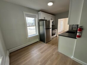2 Cottage St in Fair Haven, VT - Building Photo - Building Photo