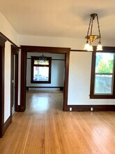 1107 S Grant Ave, Unit Unit #1 main floor apartment in Tacoma, WA - Building Photo - Building Photo