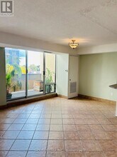 1300 Marlborough Ct in Oakville, ON - Building Photo - Building Photo