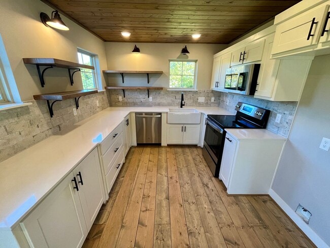 property at 3604 W Maclura Way