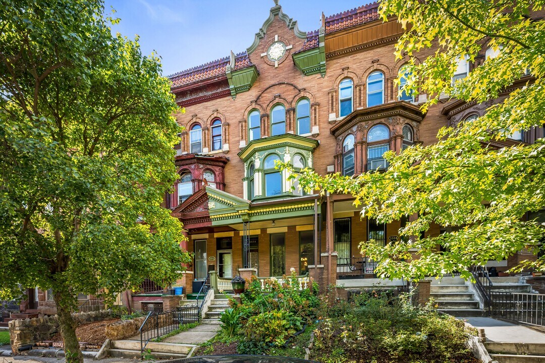 3314 Auchentoroly Terrace in Baltimore, MD - Building Photo