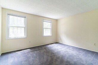 2004 Rosewood Dr in Waldorf, MD - Building Photo - Building Photo