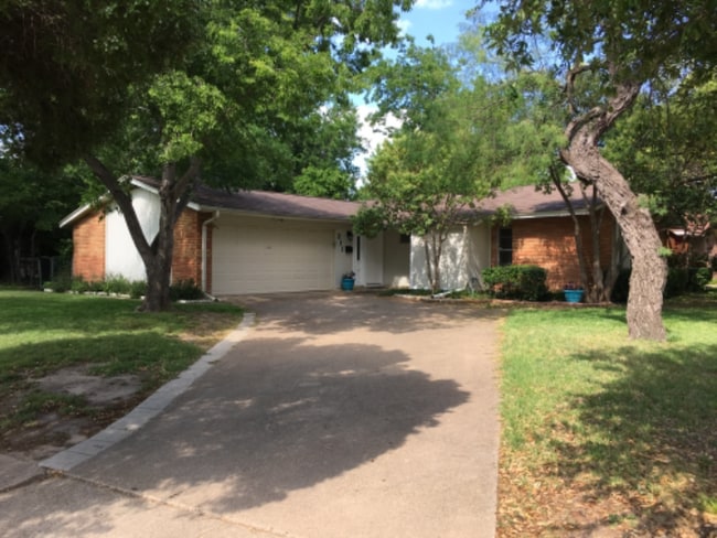 property at 211 Hanover Ln