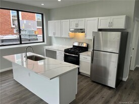 893 Main St in Manchester, CT - Building Photo