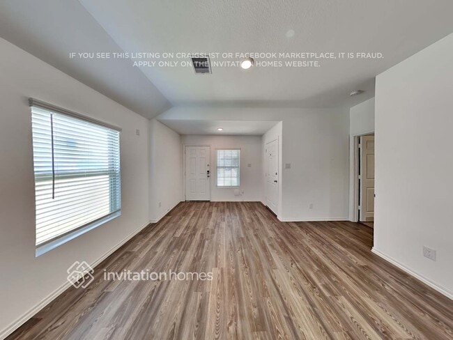 18702 Mercer Fls Dr in Hockley, TX - Foto de edificio - Building Photo
