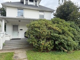 37 Watkins Ave in Middletown, NY - Building Photo