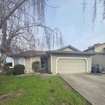 126 Keyt Way in Cotati, CA - Building Photo
