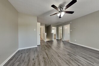 2211 Pincher Creek Dr in Spring, TX - Building Photo - Building Photo