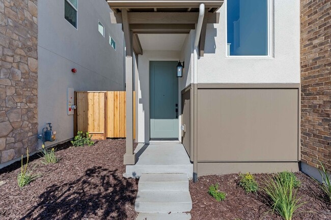 103 Coral Bell Dr in Napa, CA - Building Photo - Building Photo