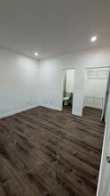 2712 SW 118th Ct, Unit 1 Bedroom in Miami, FL - Foto de edificio - Building Photo