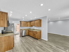 8335 S 1050 E in Sandy, UT - Building Photo - Building Photo