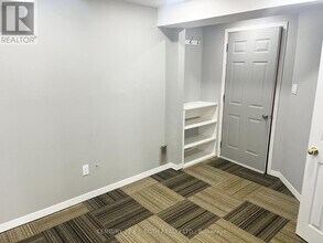 60 Shanty Bay Rd in Barrie, ON - Building Photo - Building Photo