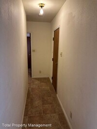 782-1423 Brokaw Ave photo'