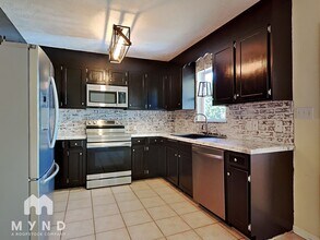 110 Hyde Ln in Statesville, NC - Foto de edificio - Building Photo