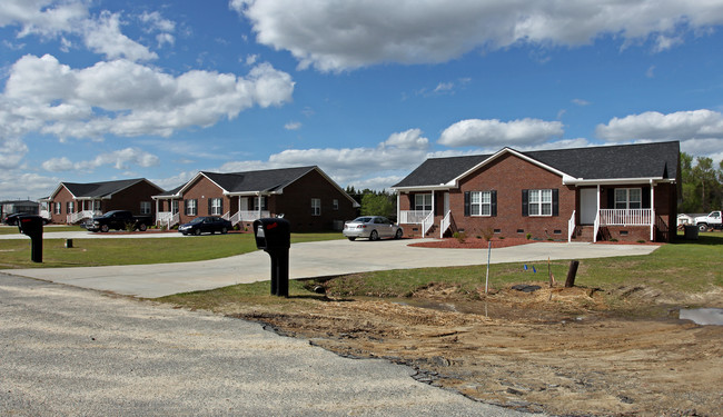 163-179 Gurley Ave in Goldsboro, NC - Foto de edificio - Building Photo