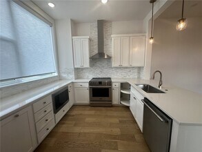 428 SW B St in Bentonville, AR - Building Photo - Building Photo