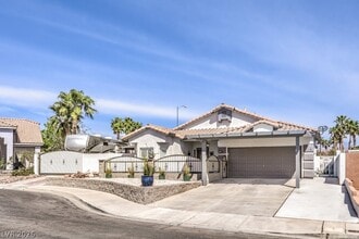 7520 Barbie Ave in Las Vegas, NV - Building Photo - Building Photo