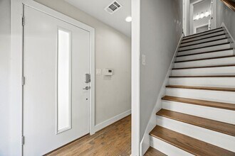 4690 Monarch St, Unit 20 in Dallas, TX - Building Photo - Building Photo