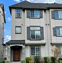 28464 SW Villebois Dr N in Wilsonville, OR - Building Photo