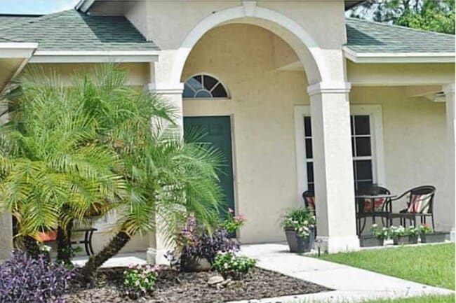 4542 SW Savona Blvd in Port St. Lucie, FL - Building Photo - Building Photo