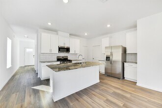 3930 El Vaquero Ct in League City, TX - Building Photo - Building Photo