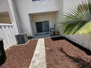 3627 Pine Oak Cir in Ft. Myers, FL - Building Photo - Building Photo