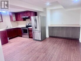 83 Berwick Crescent in Richmond Hill, ON - Building Photo