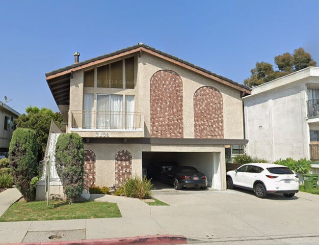 1808 S Bundy Dr