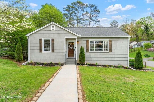 property at 2400 Kantebury Dr