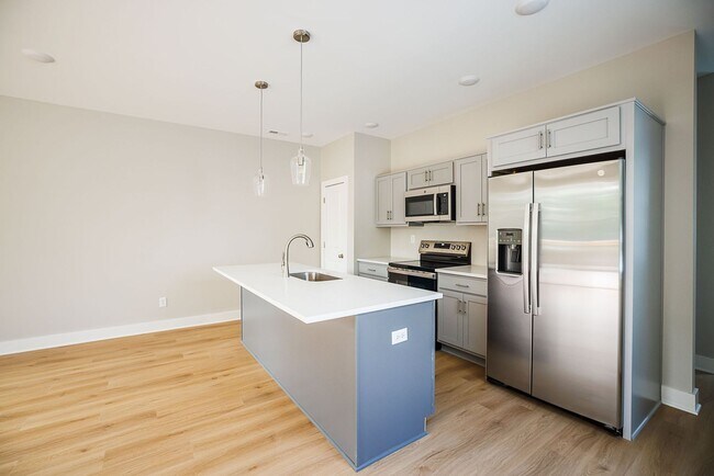 966 Samuel St in Louisville, KY - Building Photo - Building Photo