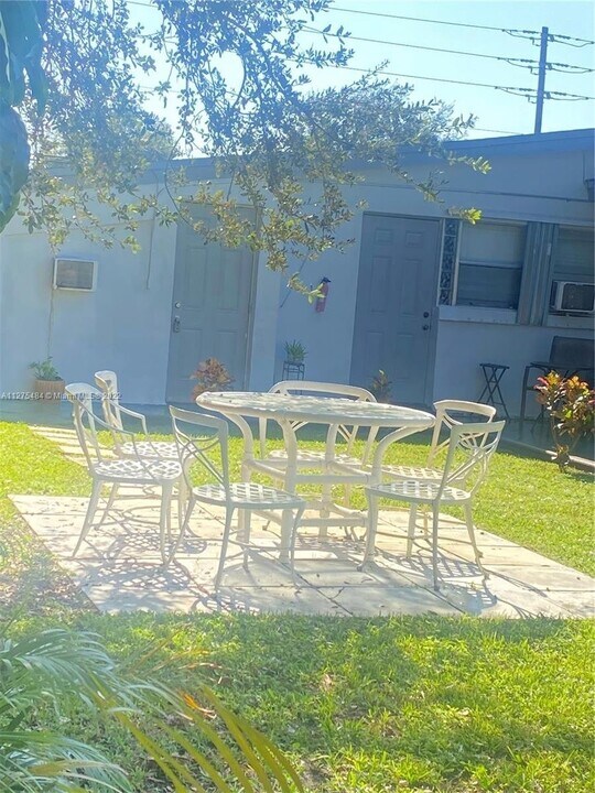 7121 Taft St, Unit 7121 TAFT ST b in Hollywood, FL - Foto de edificio