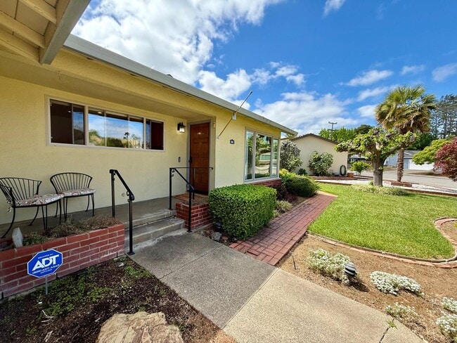 267 Orris Terrace in San Rafael, CA - Building Photo - Building Photo